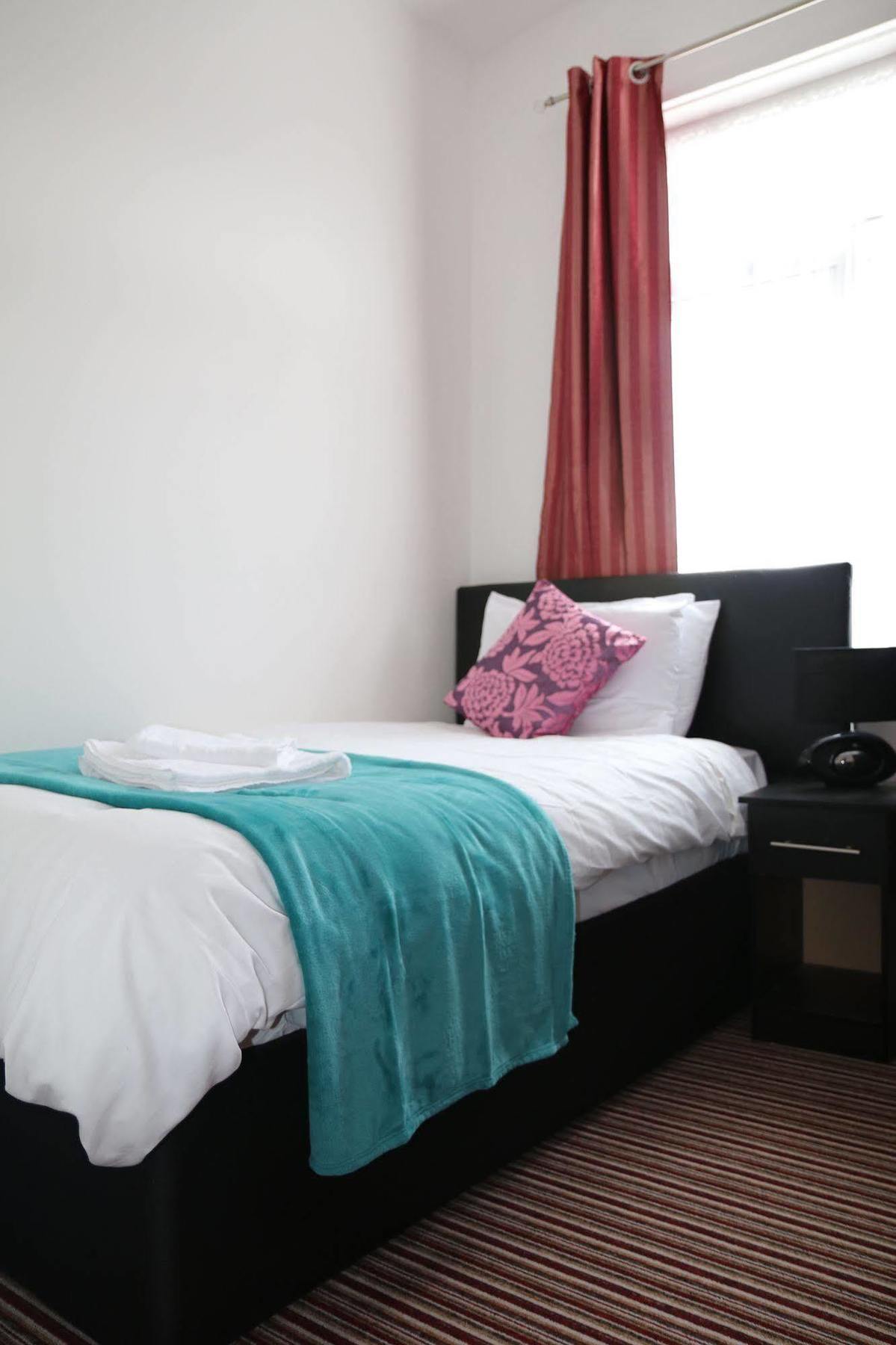 Metro House Star Accommodation ロンドン エクステリア 写真