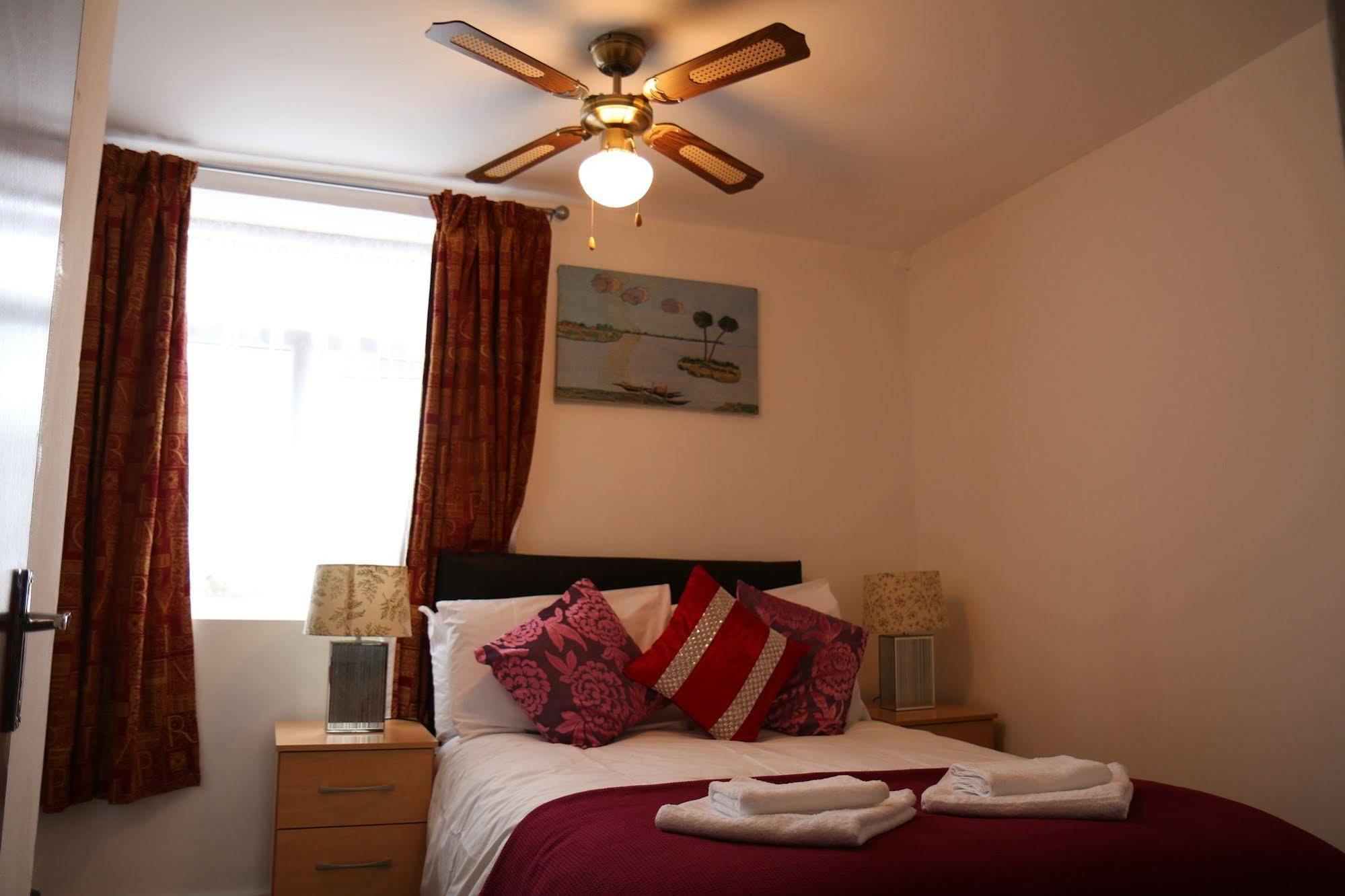 Metro House Star Accommodation ロンドン エクステリア 写真
